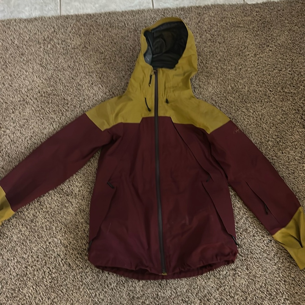 Dakine women’s ski coat brown and red